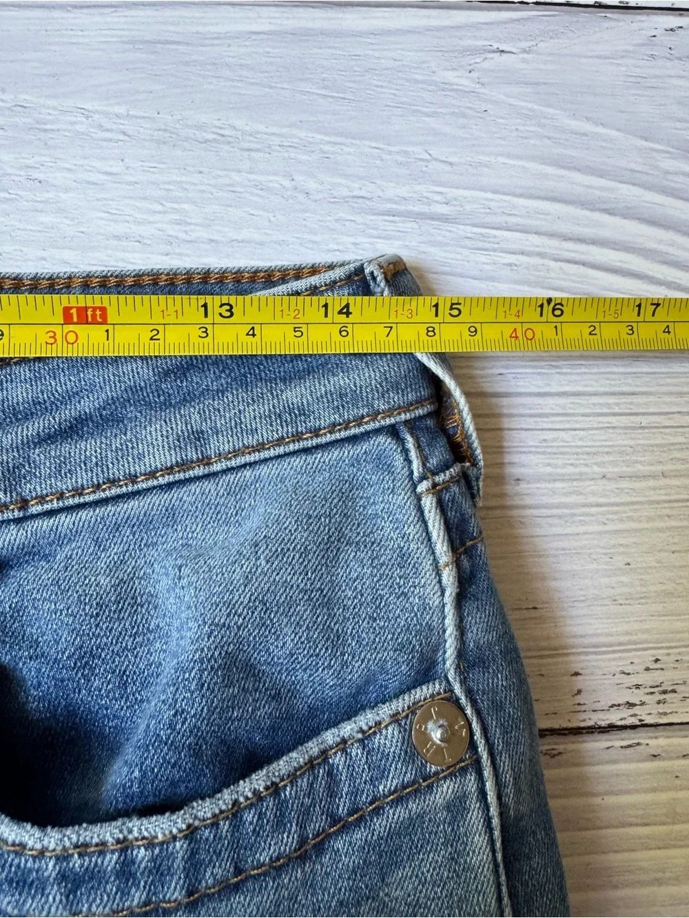 True Religion Curvy Skinny Mid Rise Distressed Jeans Size 29 Medium Blue Wash - Picture 10 of 15